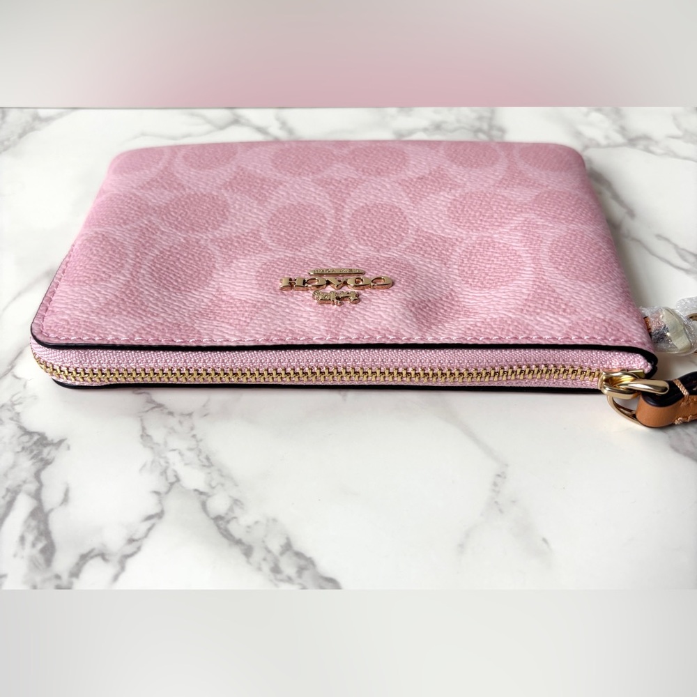 New LIMITED EDITION Coach Corner Zip Wristlet Powder Pink with Charm - Picture 9 of 12
